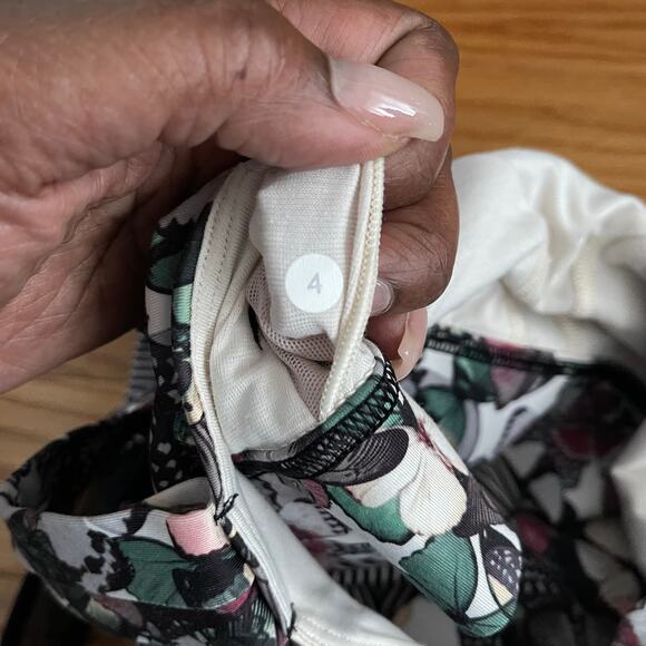 Lululemon Super Sport Tank Womens 4 Mini Pop Stripe Black Mink Berry Butterfly - Picture 5 of 8